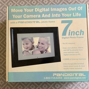 Pandigital 7 Inch Digital Photo Frame. New In Box